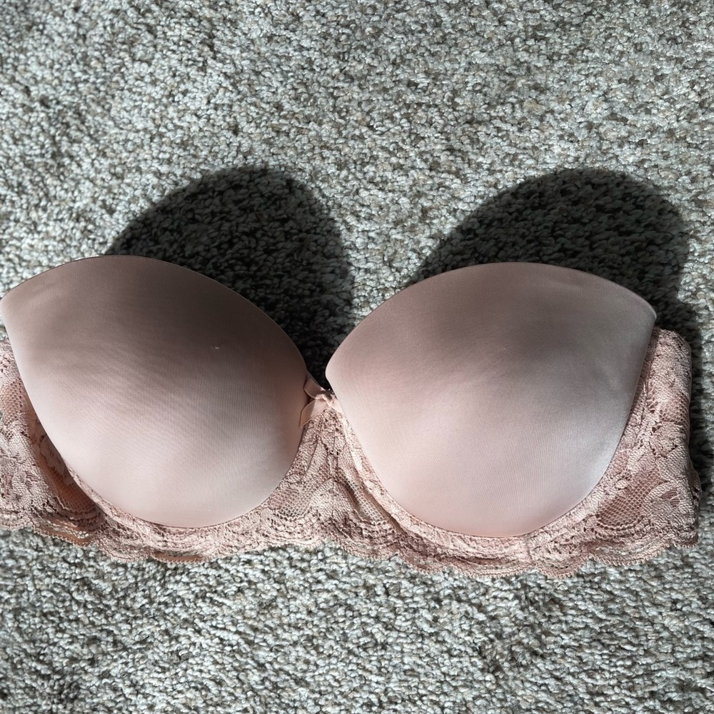 Victoria’s Secret wired strapless bra
